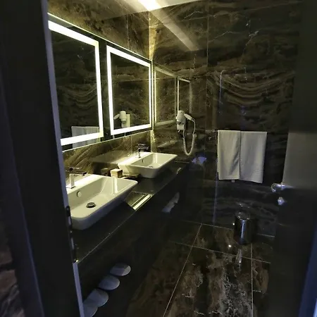 מלון Privilege & 4*