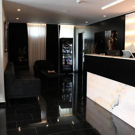 Privilege & 4* Farke e Madhe