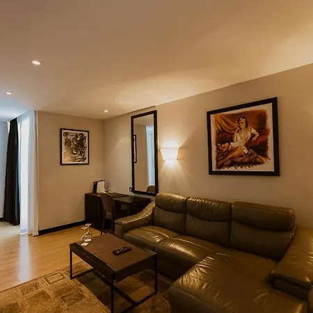 Hotel Privilege & Farke e Madhe
