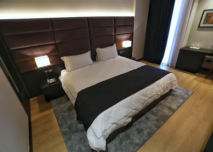 Privilege & Отель Farke e Madhe