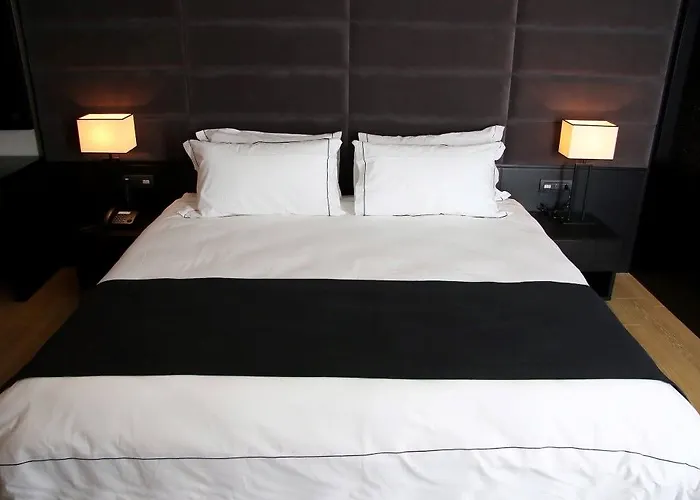 Privilege & 4* Farke e Madhe