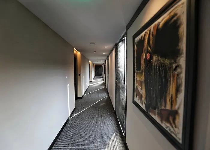 Privilege & 4* Farke e Madhe