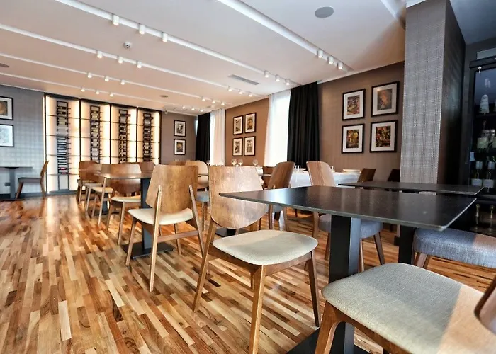 Отель Privilege & 4*