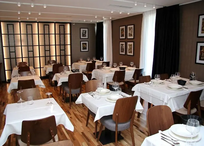 Отель Privilege & 4*