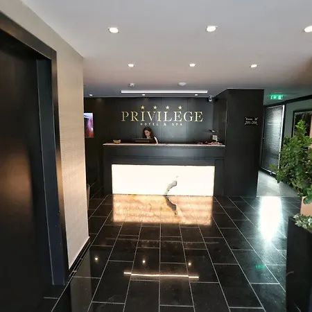 Отель Privilege & 4*