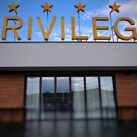 Privilege & Hotel Farke e Madhe