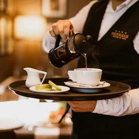 Hotell Privilege & Farke e Madhe