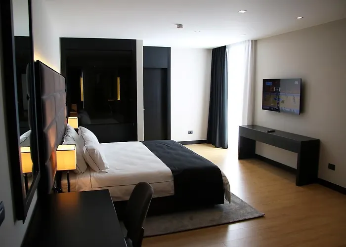 Privilege & 4* Farke e Madhe