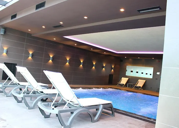 Privilege & 4* Farke e Madhe