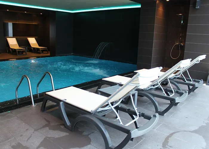 Privilege & 4* Farke e Madhe