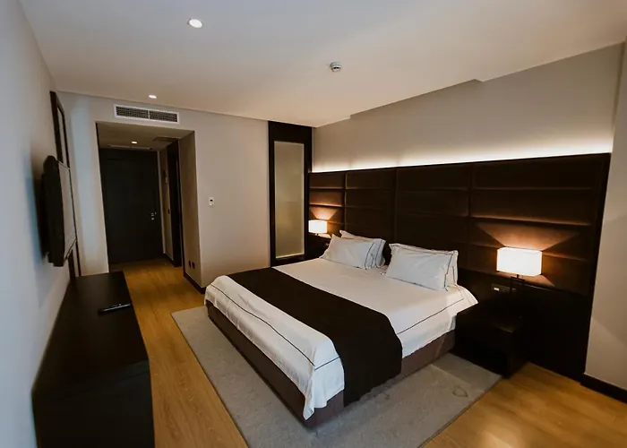 Privilege & 4* Farke e Madhe