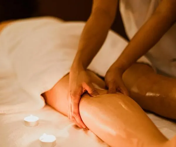 Privilege & מלון